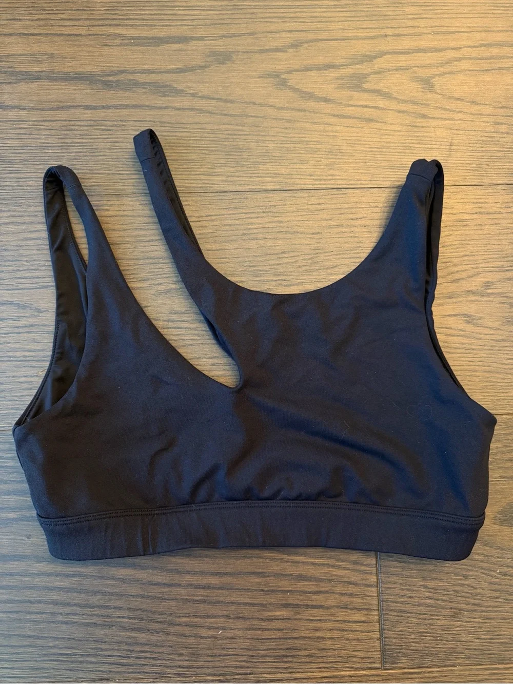 Alo Yoga Peak Bra in Black